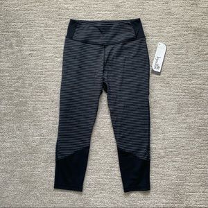 NWT Kyodan Gray Black Striped Colorblock Cropped Athletic Leggings Small